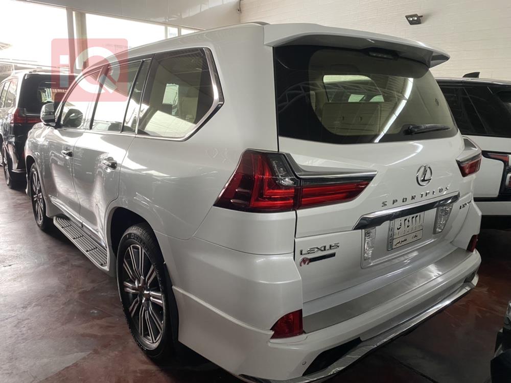 Lexus LX